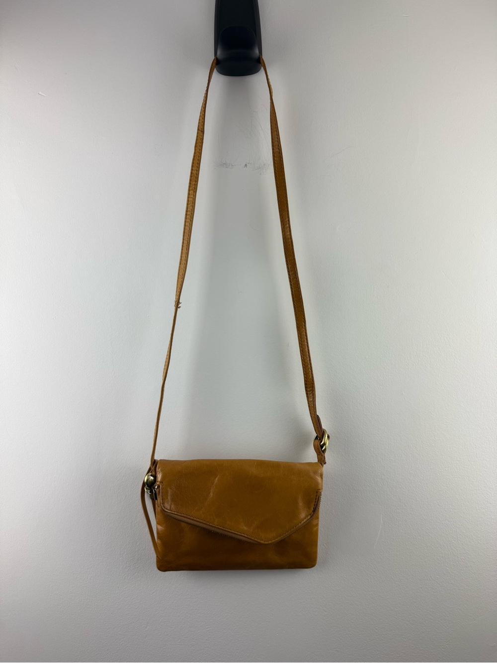 HOBO Fern Small Leather Crossbody Bag Honey Brown Tan